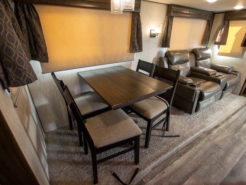 2020 Forest River Cherokee Alpha Wolf 26RL-L, $ 0