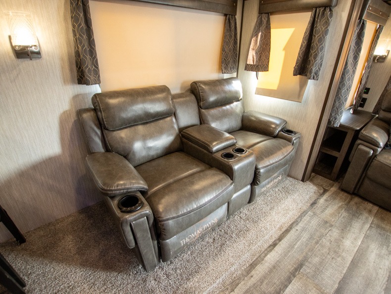 2020 Forest River Cherokee Alpha Wolf 26RL-L, $ 0