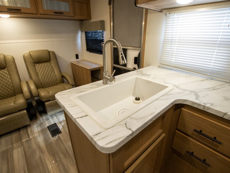 2023 Prime Time Manufacturing Avenger LE 25FLSLE, $ 0