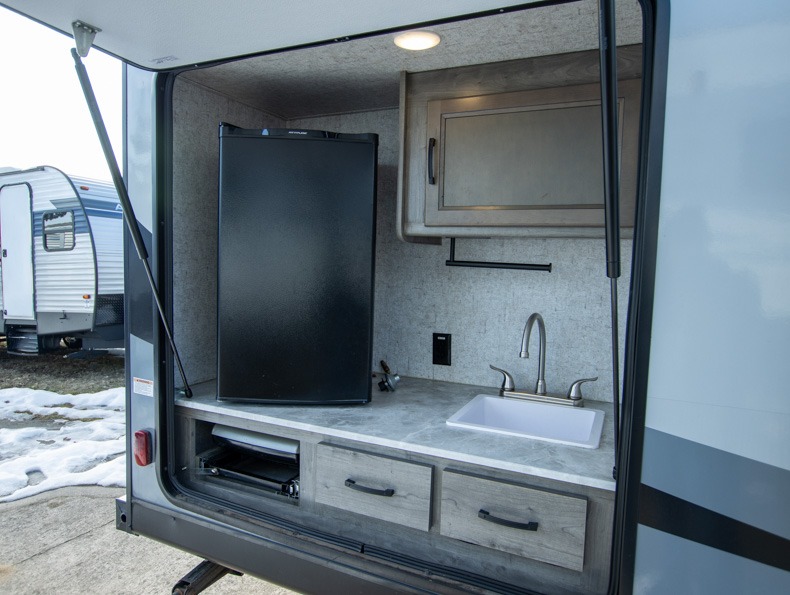 2020 Coachmen Apex Ultra Lite 251RBK, $ 0