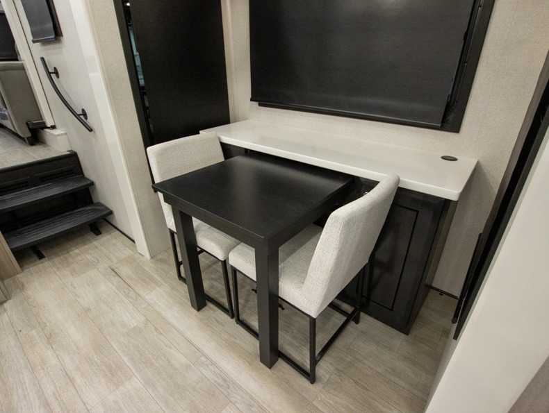 2026 Jayco Pinnacle 39FLOK, $ 0