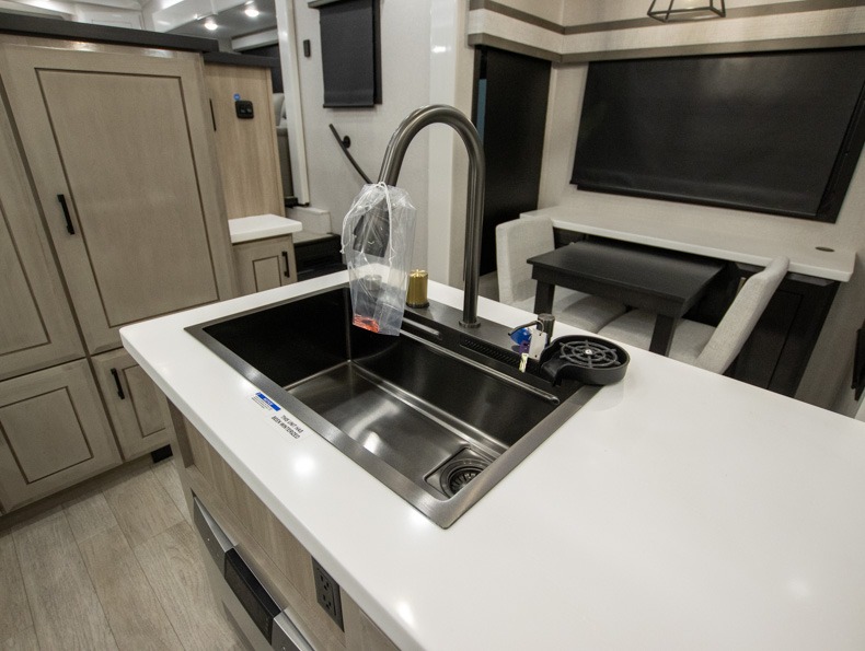 2026 Jayco Pinnacle 39FLOK, $ 0