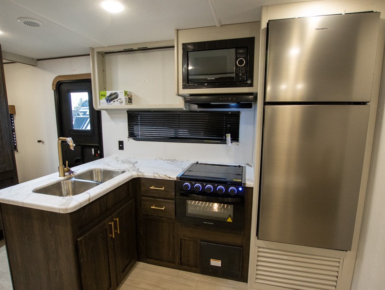 2026 CrossRoads Zinger 328SB, $ 0