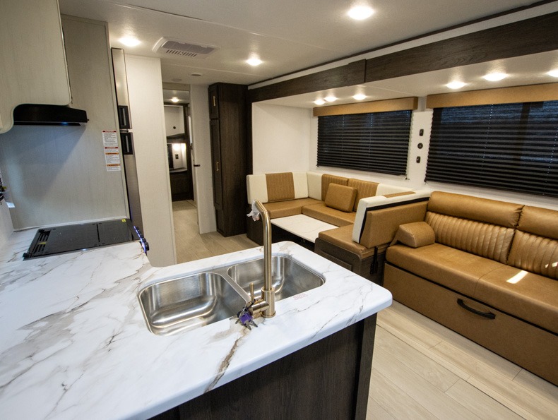 2026 CrossRoads Zinger 328SB, $ 0