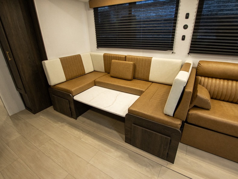 2026 CrossRoads Zinger 328SB, $ 0