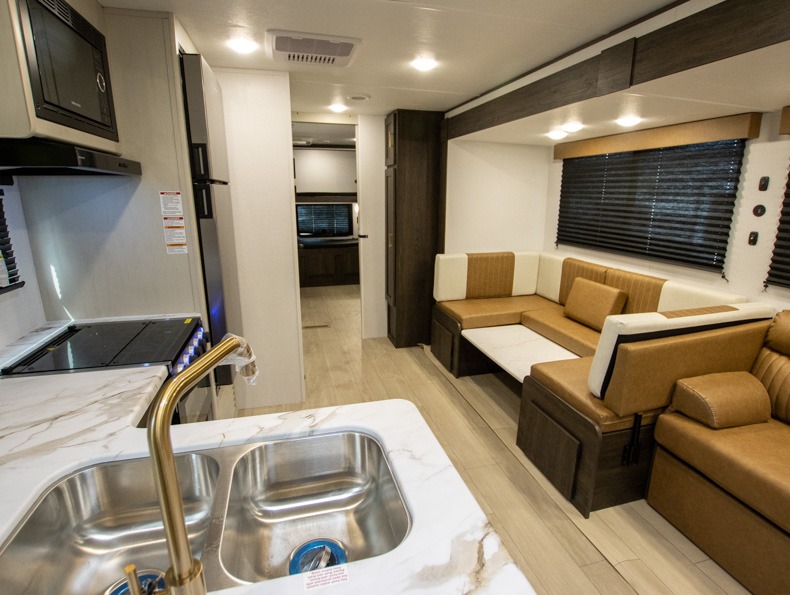 2026 CrossRoads Zinger 328SB, $ 0