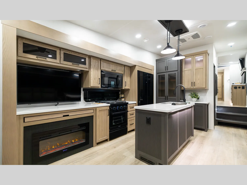 2026 Forest River Rockwood Signature Fifth Wheel 4, $ 103,413