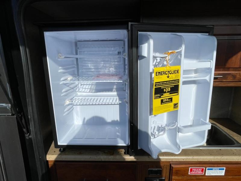 2017 Coachmen Mirada 37SB, $ 109,990