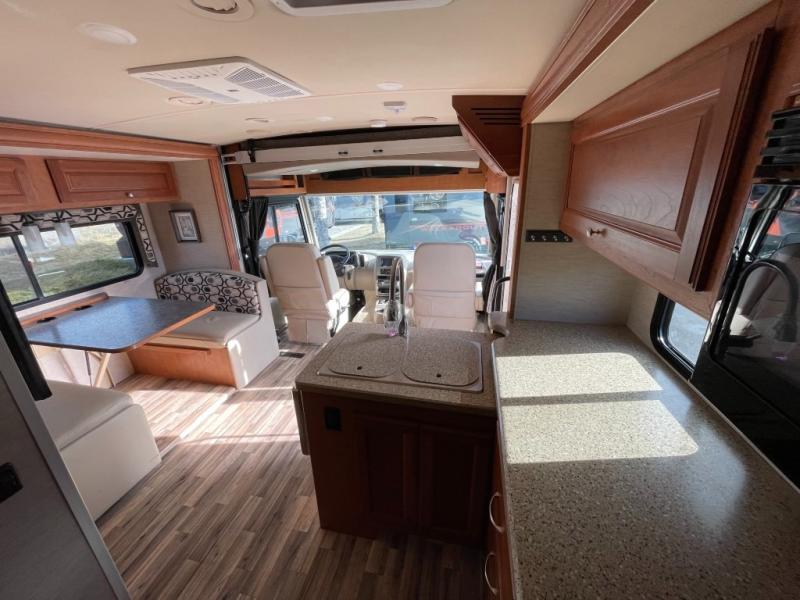 2017 Winnebago Vista LX 27N, $ 79,990
