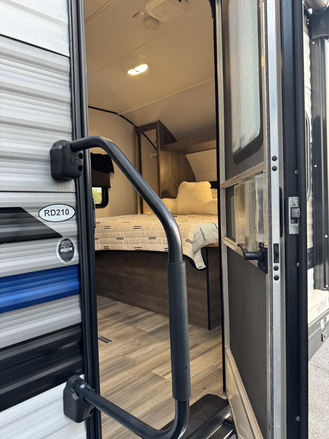 2021 Heartland Pioneer PI RD 210, $ 11,750