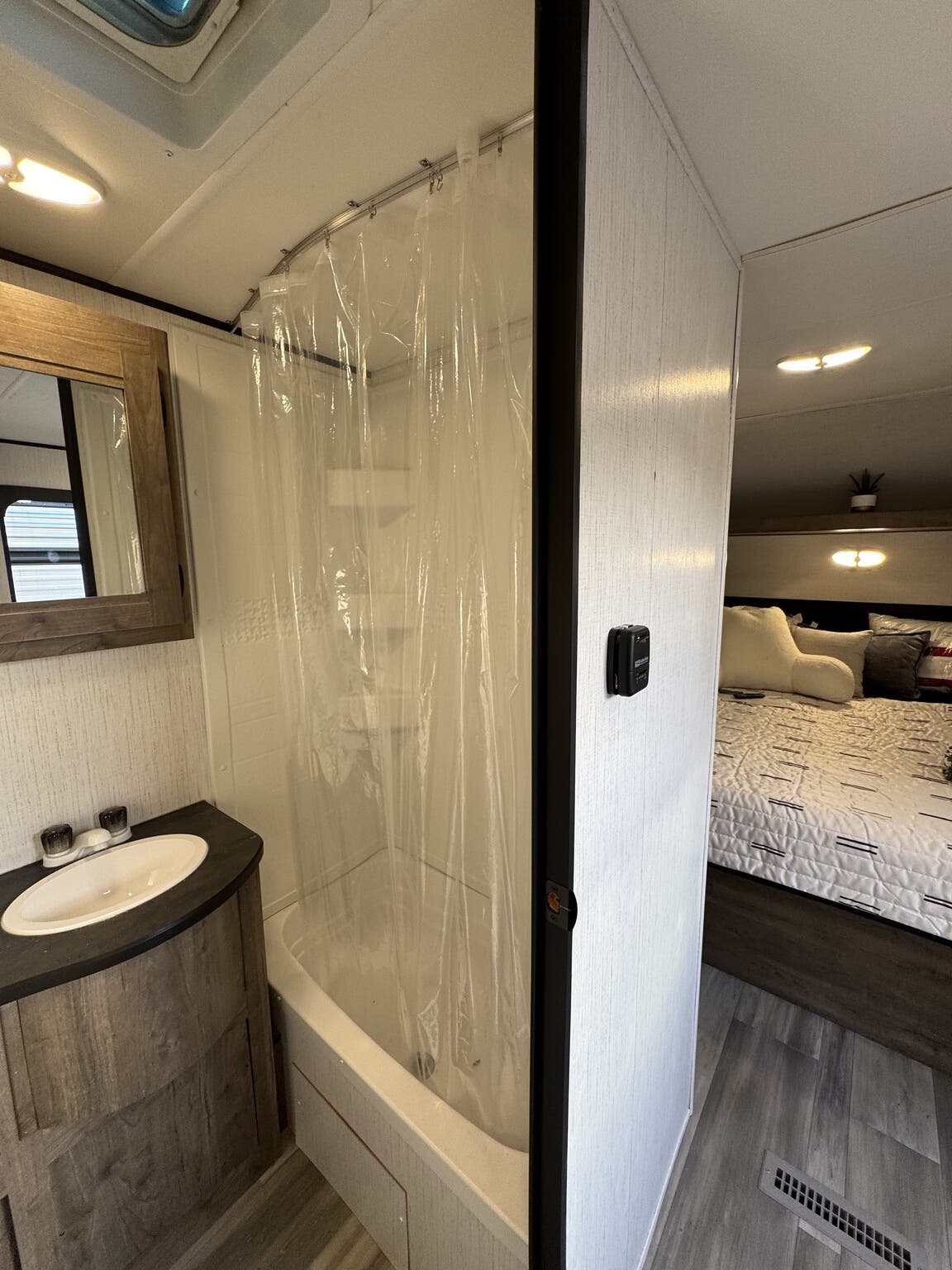 2021 Heartland Pioneer PI RD 210, $ 11,750