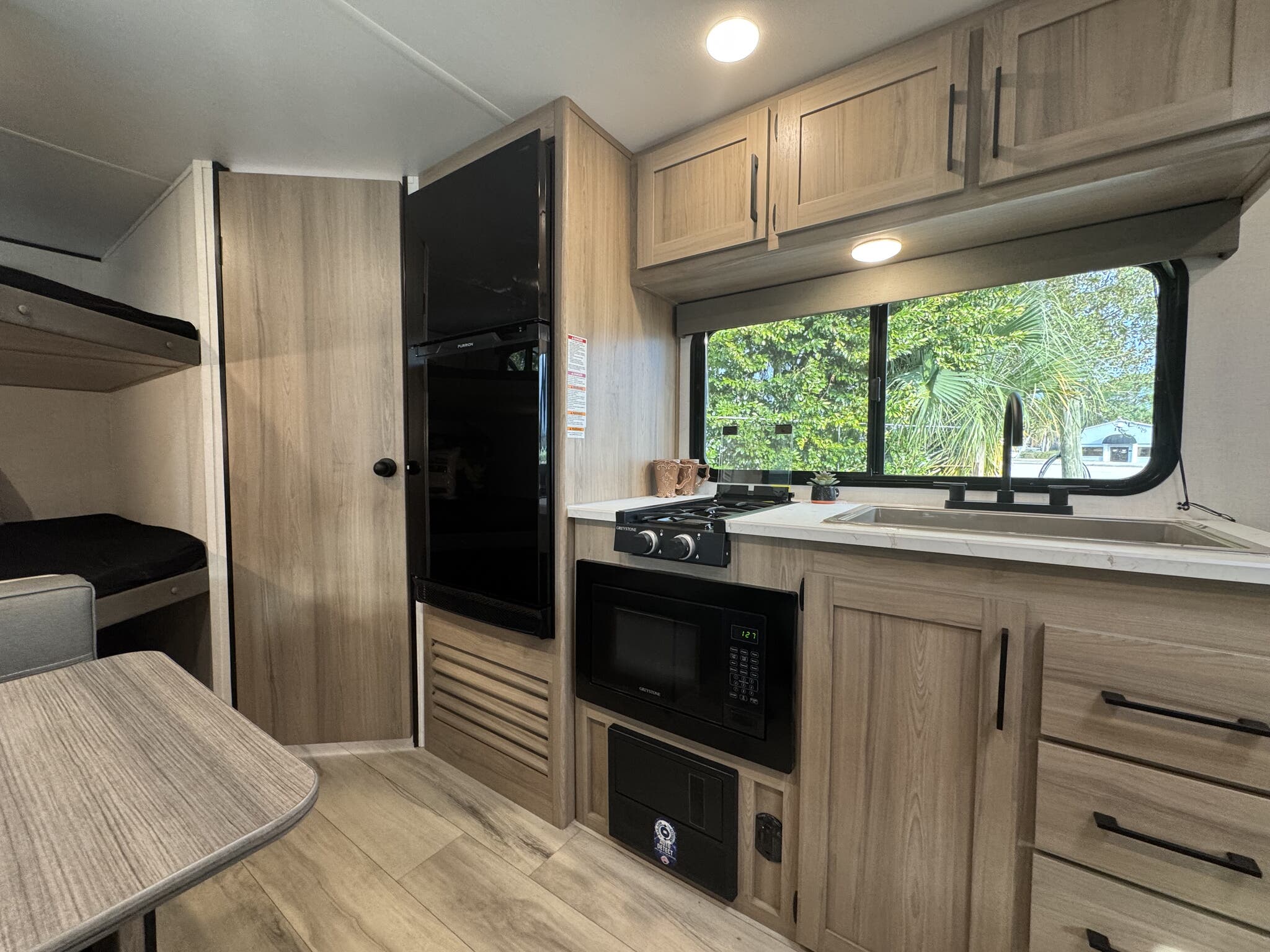 2025 Keystone Coleman 23B, $ 15,995