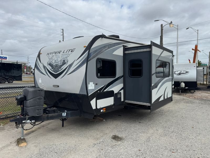 2017 Forest River XLR Hyper Lite Toy Hauler, $ 14,900