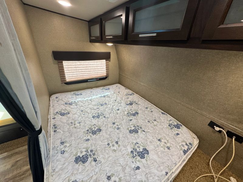 2017 Forest River XLR Hyper Lite Toy Hauler, $ 14,900