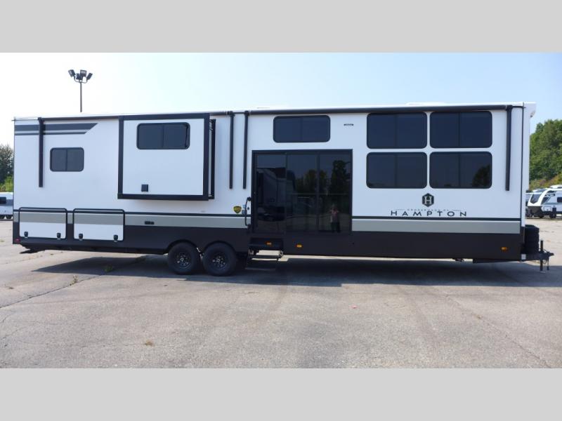 2025 CrossRoads Hampton HP395BAM, $ 108,875