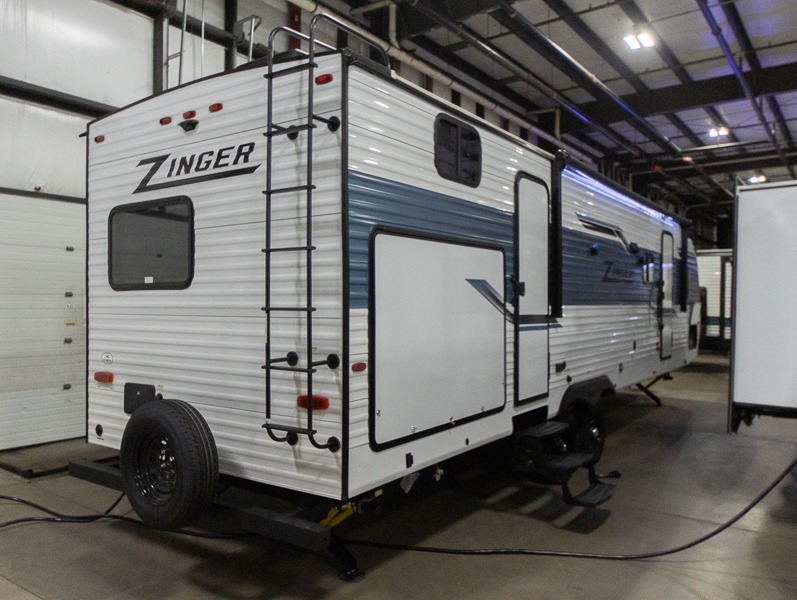 2023 CrossRoads Zinger ZR328SB, $ 33,990