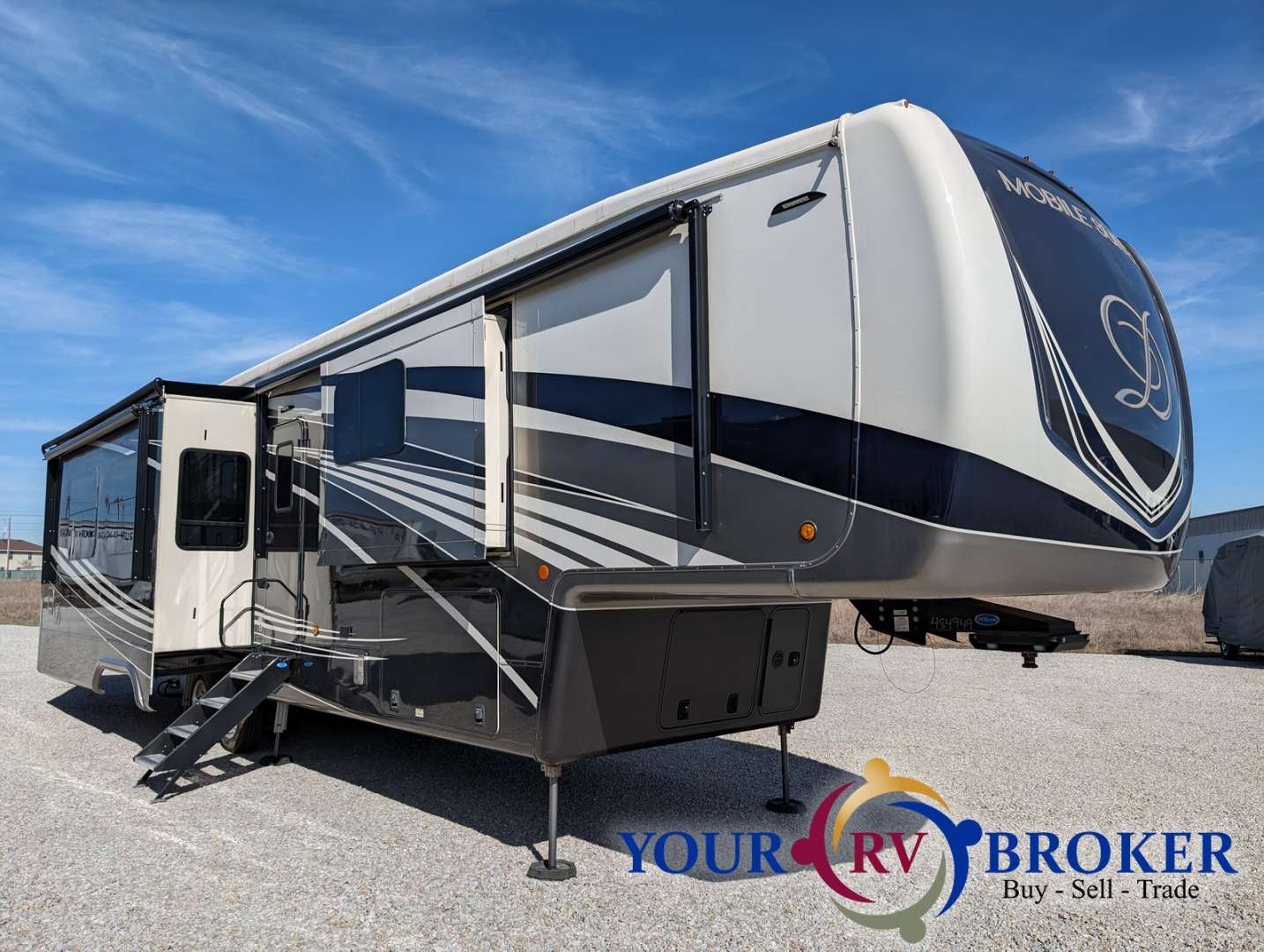 2022 DRV Mobile Suites 41RKDB, $ 116,500