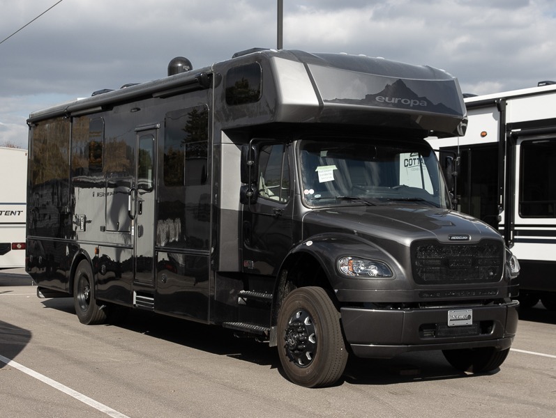 2025 Dynamax Europa 32KD, $ 374,192