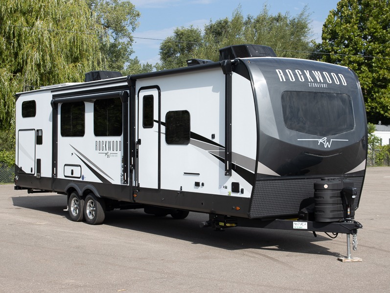 2025 Forest River Rockwood Signature 8336BH, $ 79,761