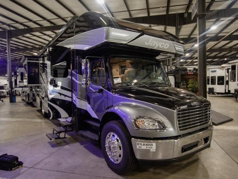 2024 Jayco Seneca Prestige 37K, $ 239,999