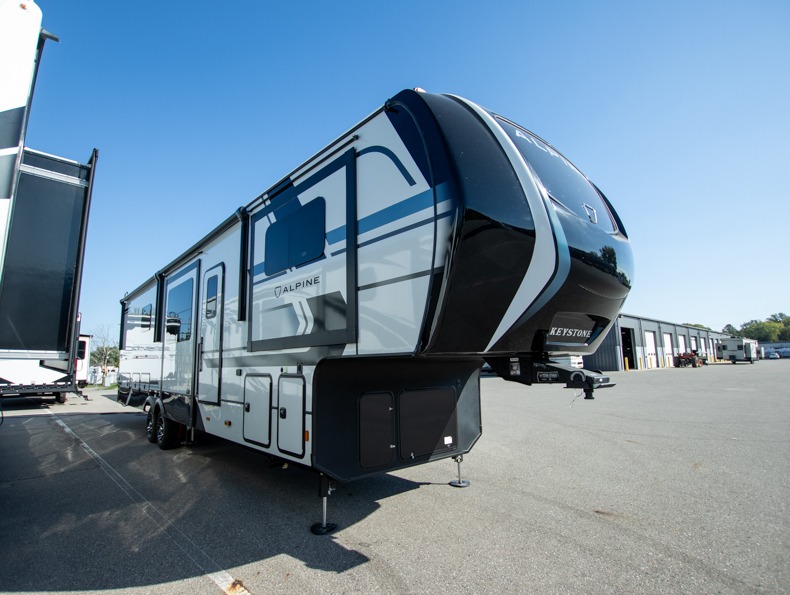 2026 Keystone Alpine 3710FL, $ 138,106