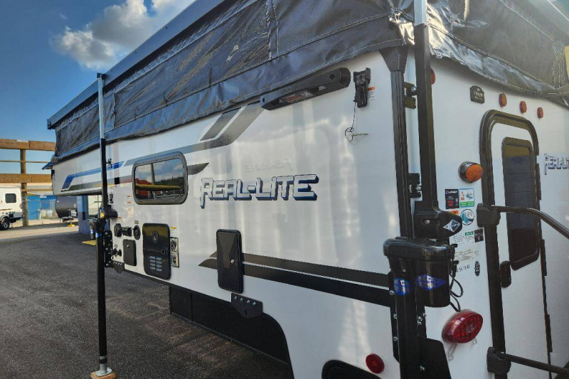 2025 Palomino Real-Lite Truck Camper SS-1608, $ 23,990
