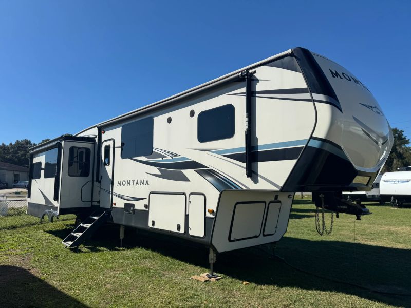 2021 Keystone Montana Mod Maple Ed FW, $ 40,000