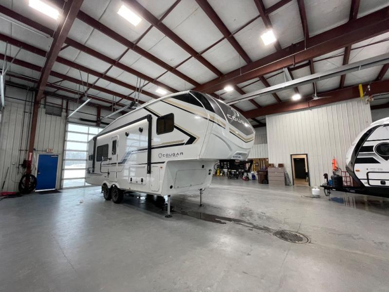 2026 Keystone Cougar Half-Ton (Fifth Wheel) 23MLE, $ 61,718
