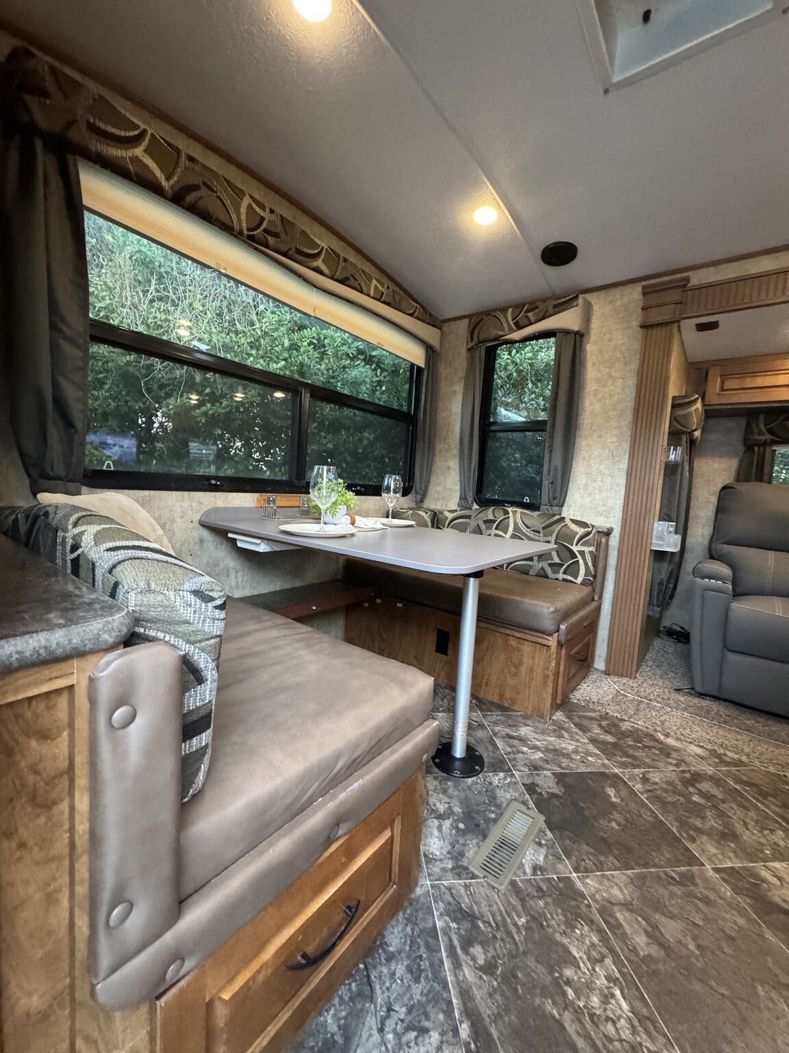 2016 Outdoors RV Blackstone 260RDSB, $ 21,500