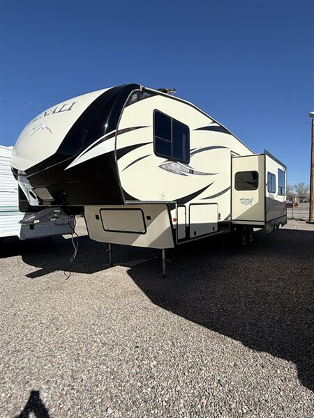 2018 Dutchmen Denali 280 LBS, $ 19,999