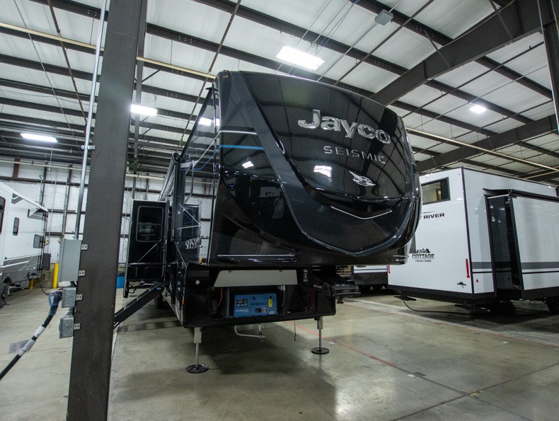 2026 Jayco Seismic 395, $ 156,947