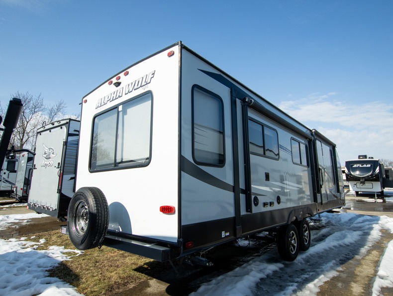 2020 Forest River Cherokee Alpha Wolf 26RL-L, $ 0