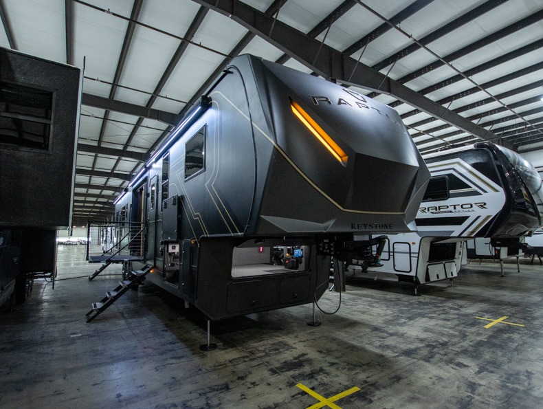 2026 Keystone Raptor 444, $ 192,683