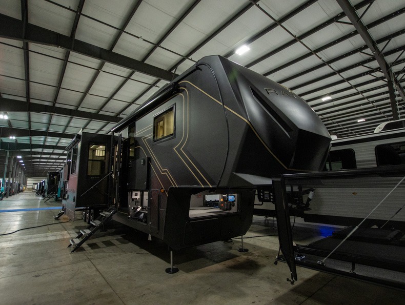 2026 Keystone Raptor 430, $ 198,264