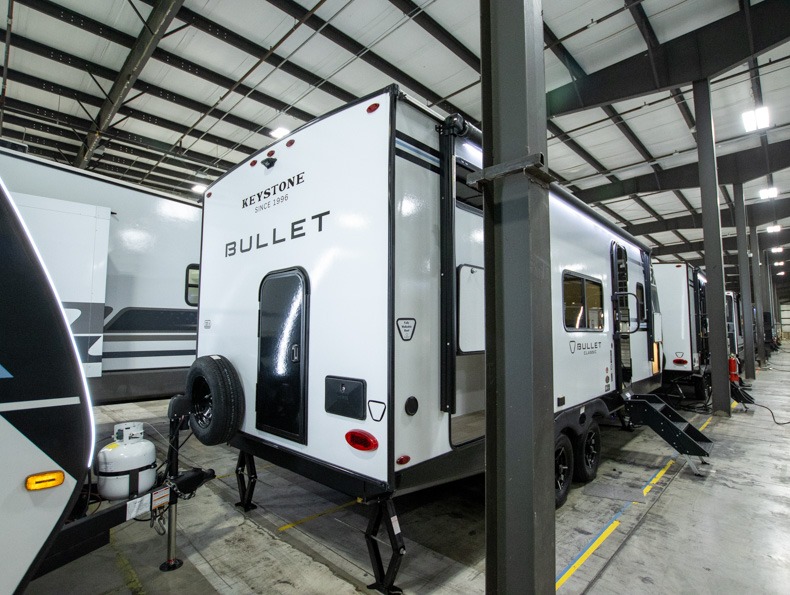 2026 Keystone Bullet Classic Dual Axle 21BHC, $ 32,971