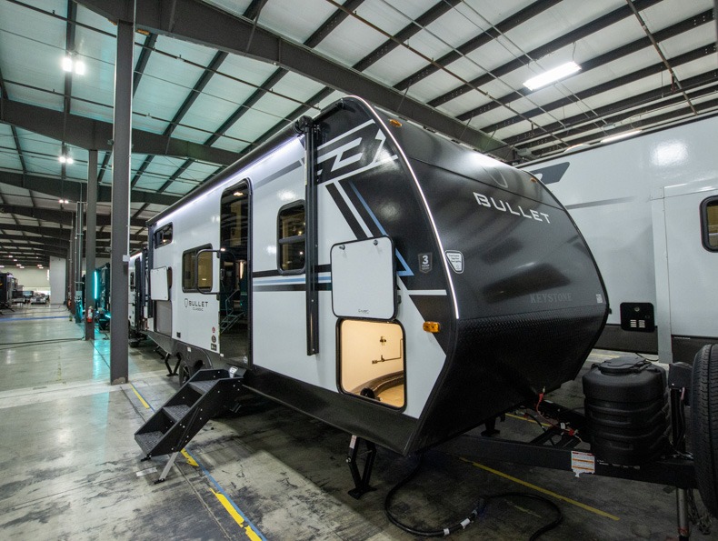 2026 Keystone Bullet Classic Dual Axle 21BHC, $ 32,971