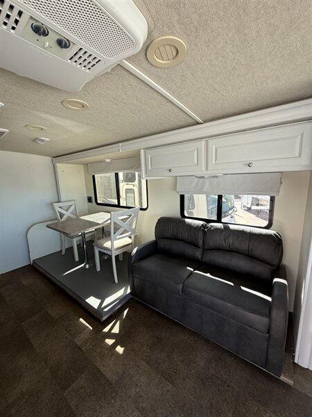 2016 Winnebago VISTA, $ 34,995