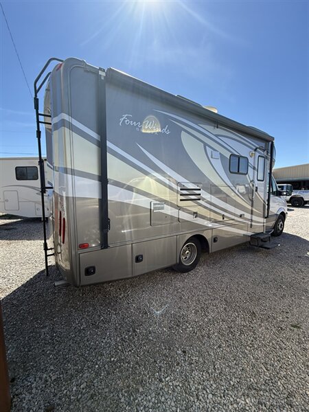 2008 Thor Motor Coach SIESTA 24SB, $ 47,500