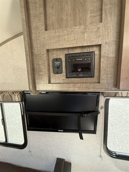 2018 Forest River R-pod RP180 Hood River Edition, $ 12,995