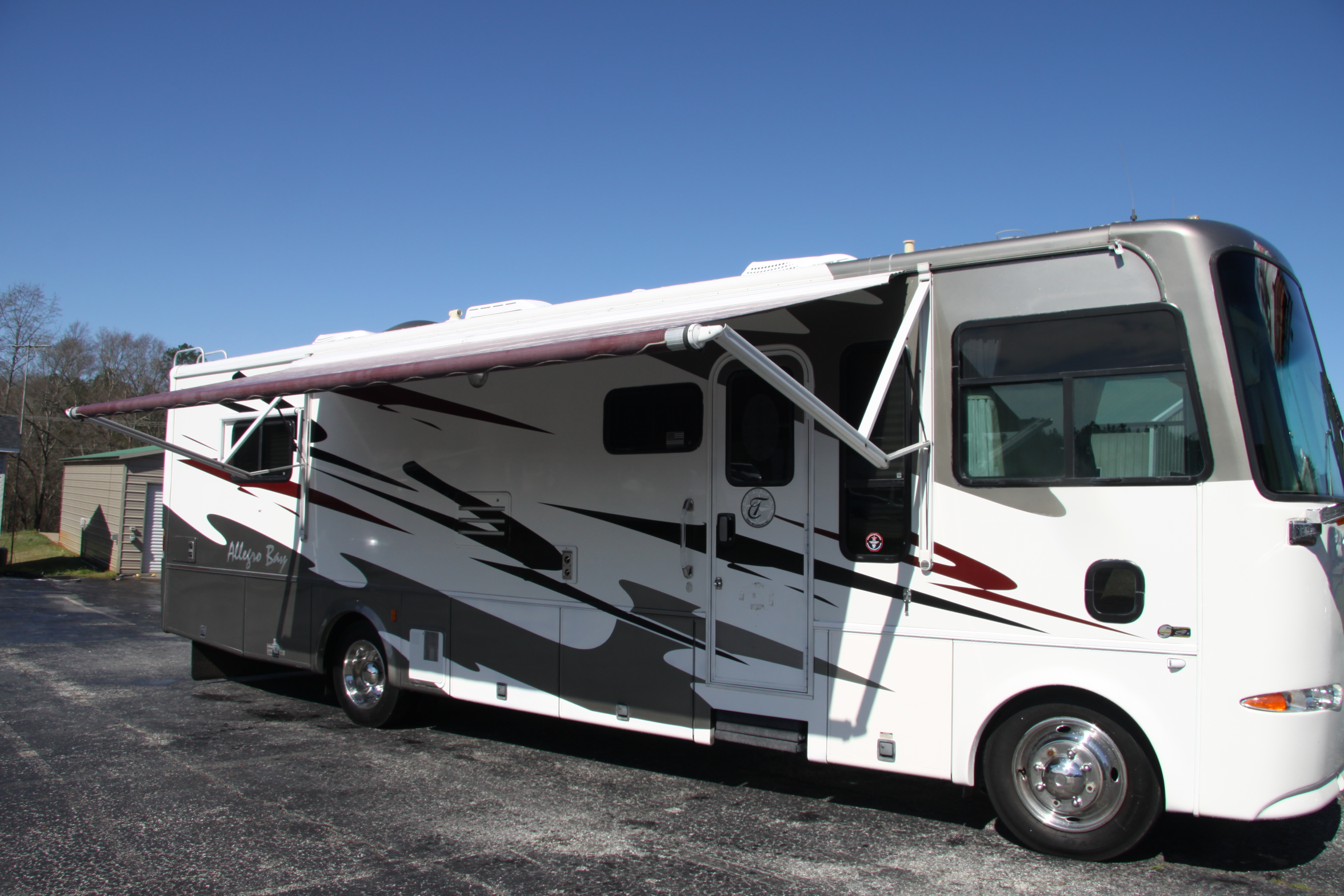 2005 Tiffin Motorhomes Allegro Bay 34 XB, $ 24,888