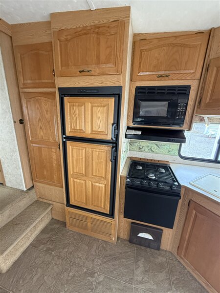 2006 Keystone COUGAR 276EFS, $ 8,995