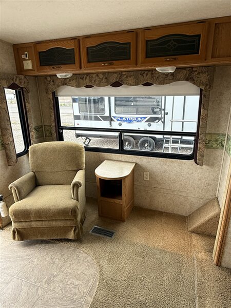 2006 Keystone COUGAR 276EFS, $ 8,995