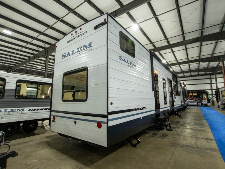 2026 Forest River Salem Villa Series 40FKP, $ 0