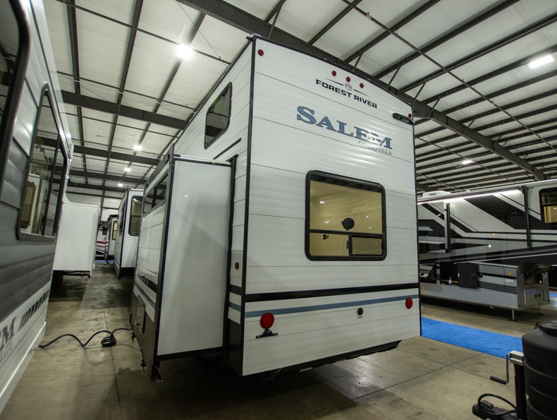 2026 Forest River Salem Villa Series 40FKP, $ 0