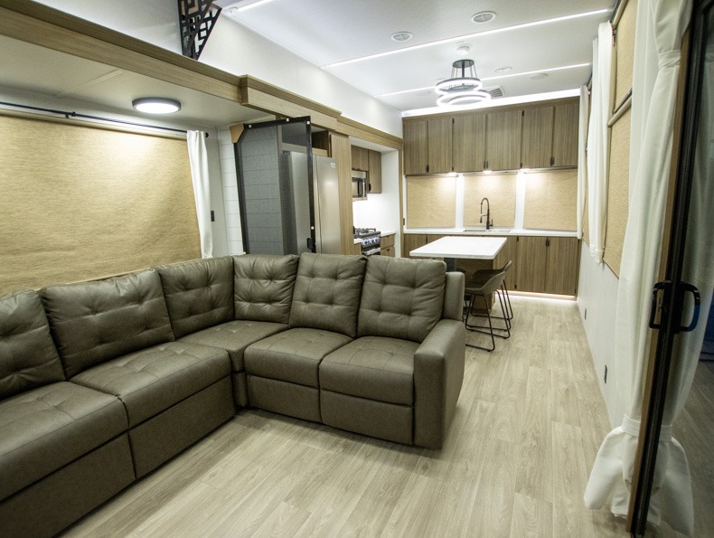 2026 Forest River Salem Villa Series 40FKP, $ 0