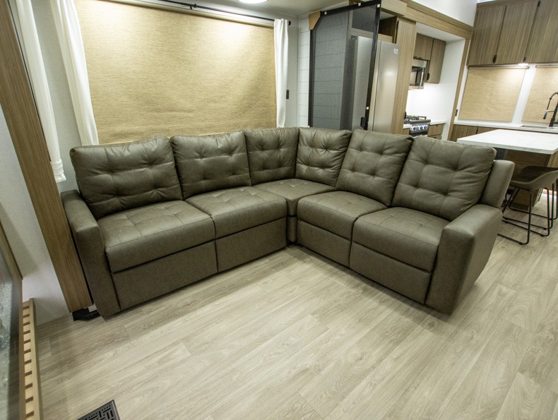 2026 Forest River Salem Villa Series 40FKP, $ 0