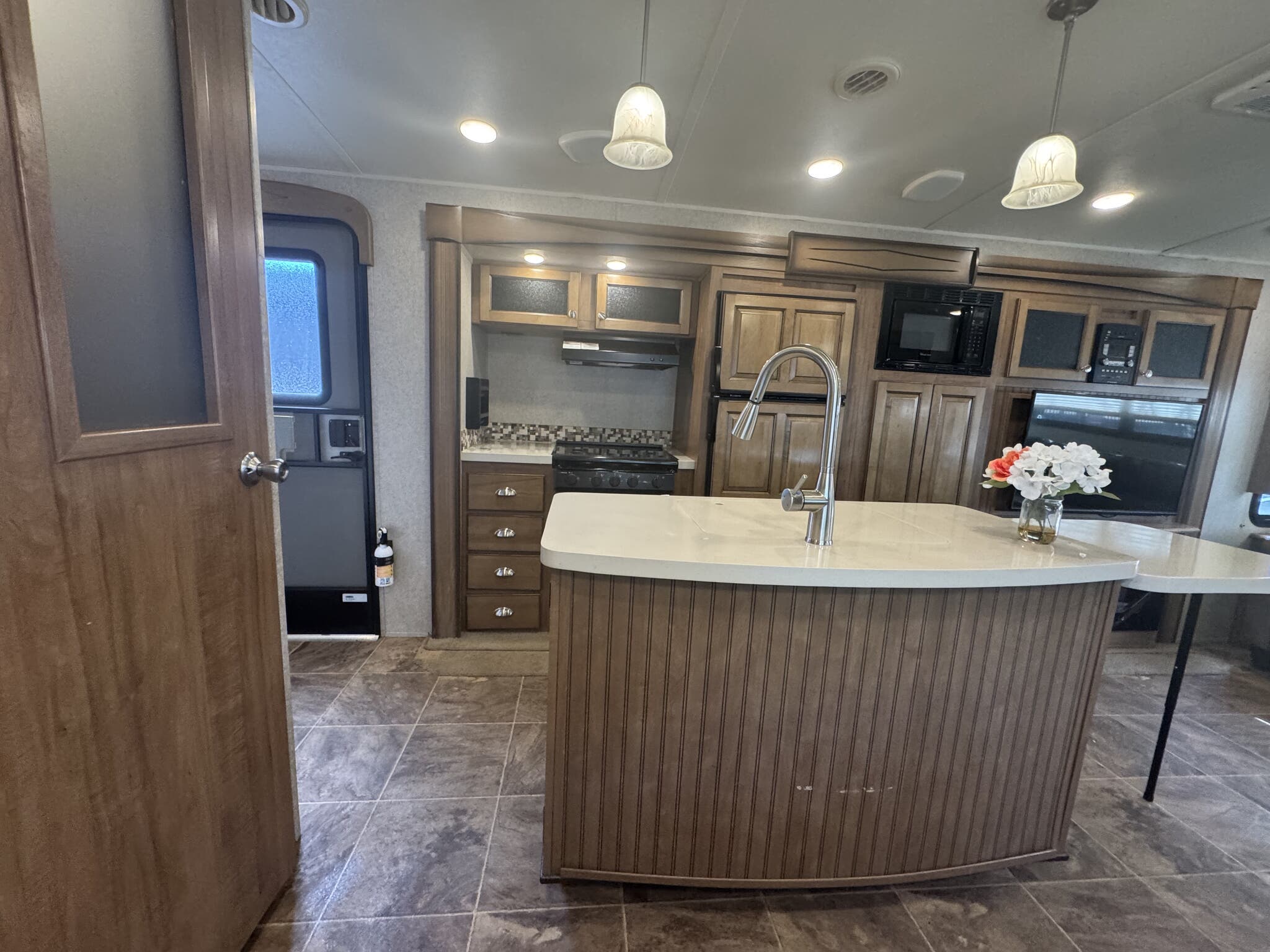 2016 Forest River Rockwood Signature Ultra Lite 83, $ 21,950