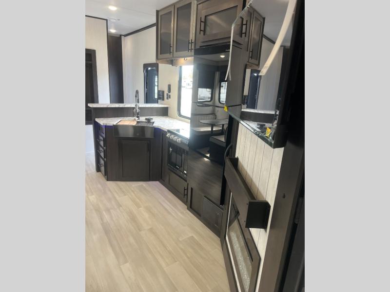 2026 Forest River Cherokee Wolf Pack Limited Fifth, $ 96,912