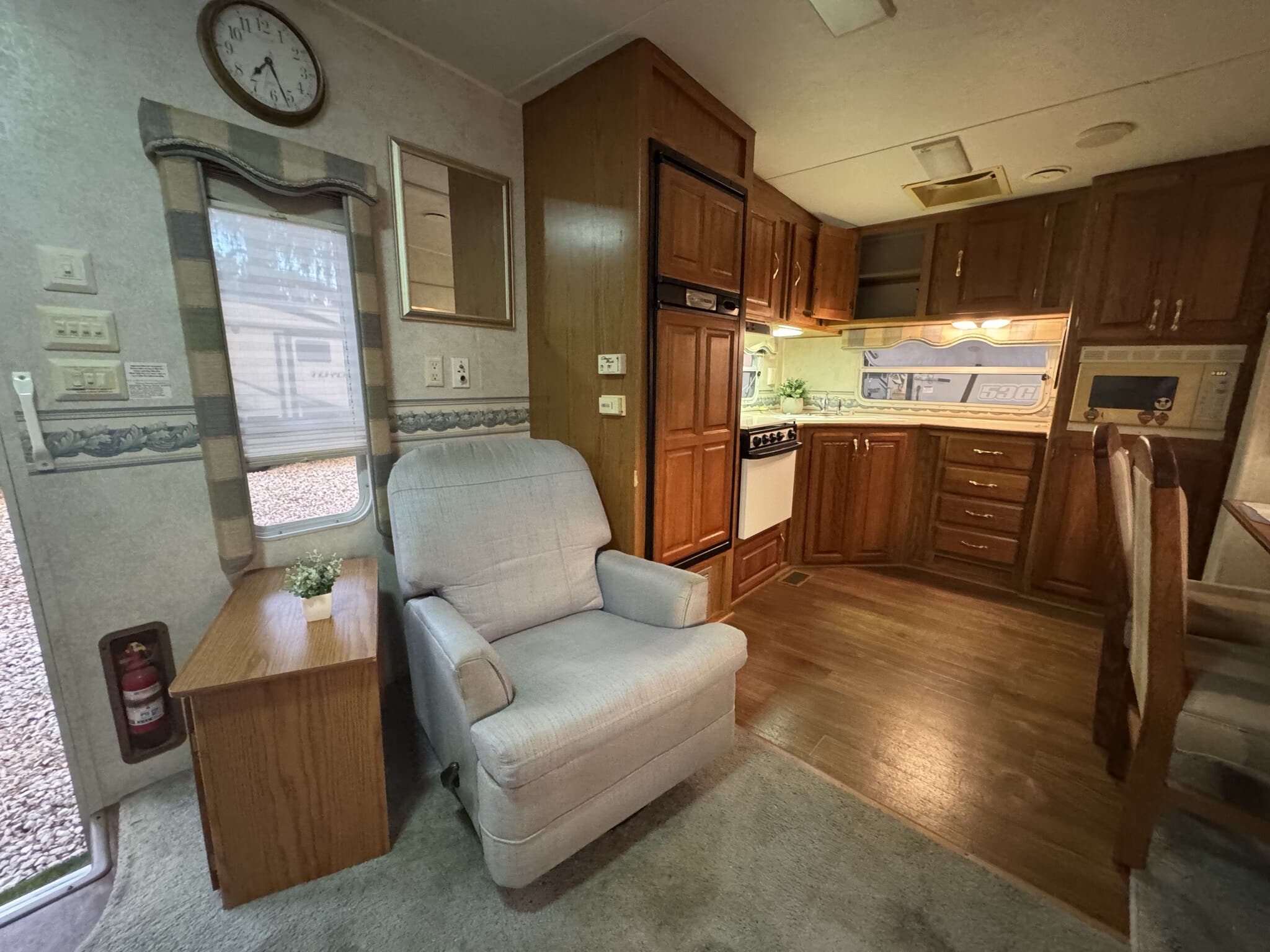 2000 Jayco Designer 2930RKS, $ 5,900
