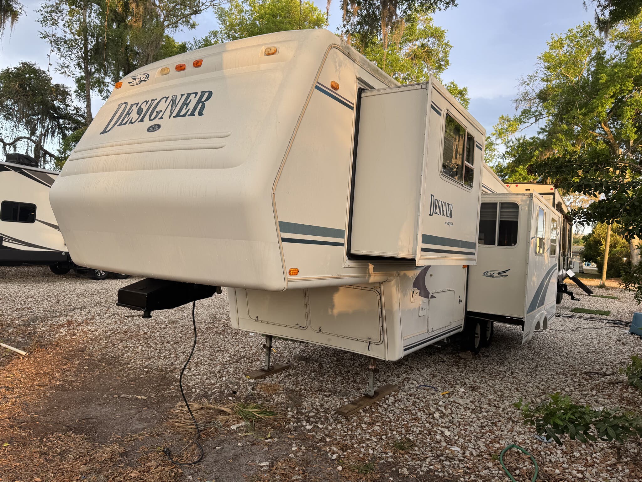 2000 Jayco Designer 2930RKS, $ 5,900